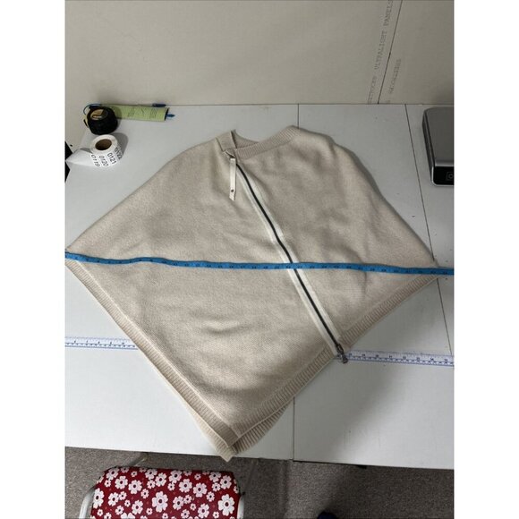 Lululemon On The Go Soft Cream-Coloured Poncho One Size - Picture 9 of 10